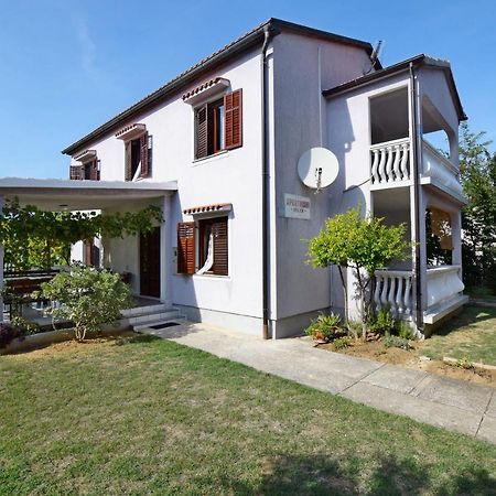 Apartments Keti Нин Екстериор снимка