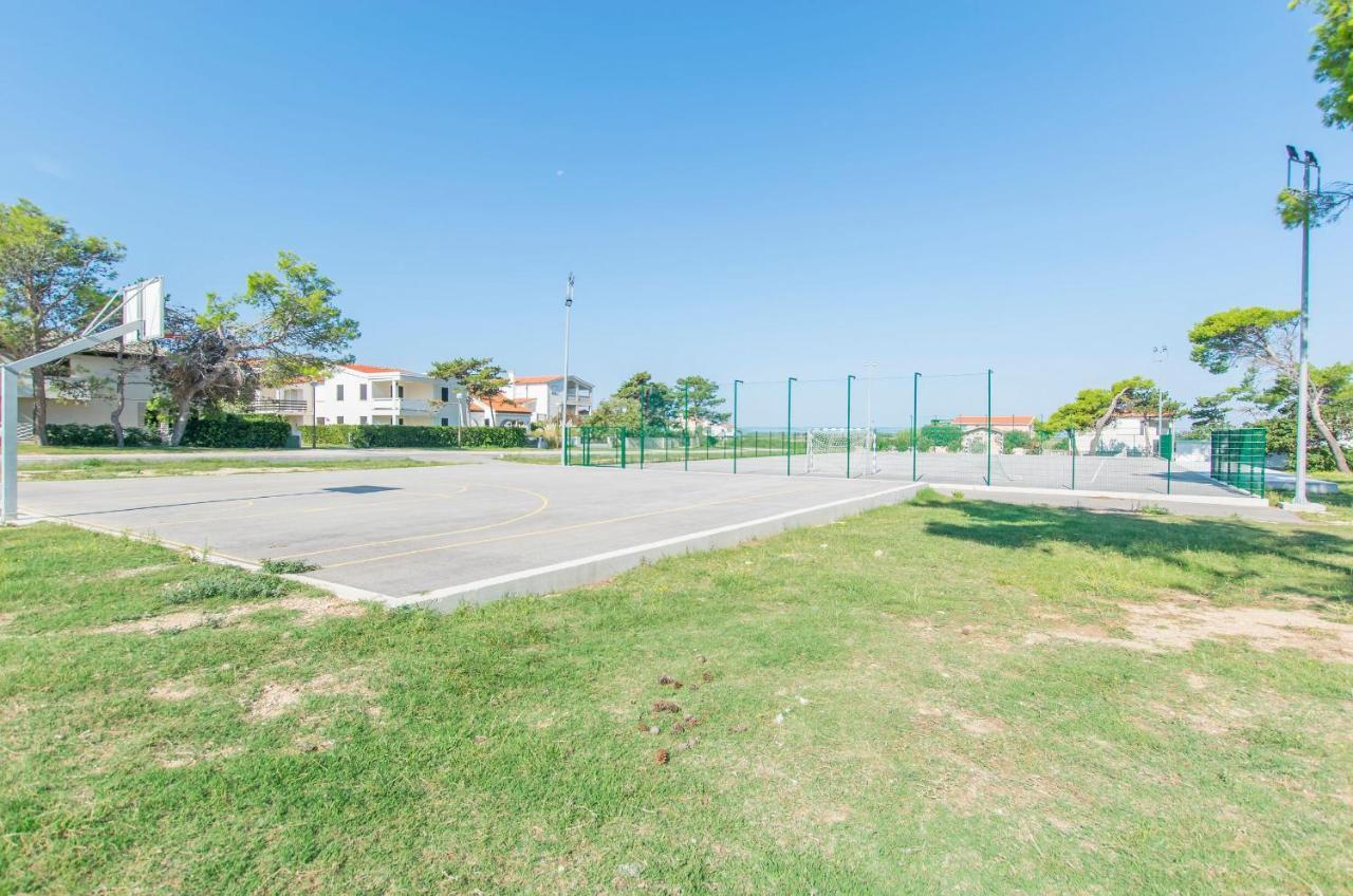 Apartments Keti Нин Екстериор снимка