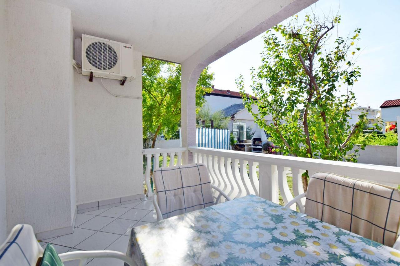 Apartments Keti Нин Екстериор снимка