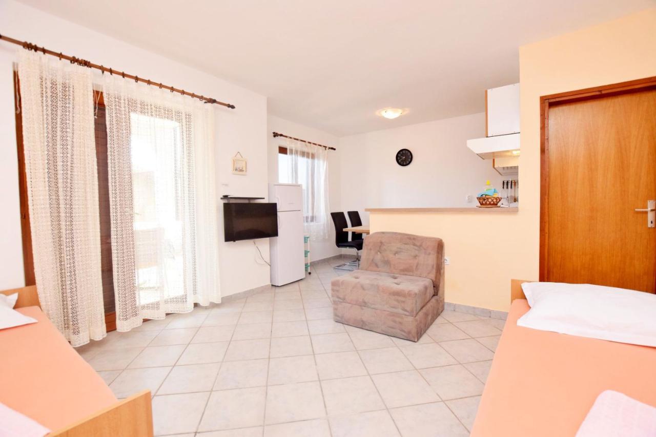 Apartments Keti Нин Екстериор снимка