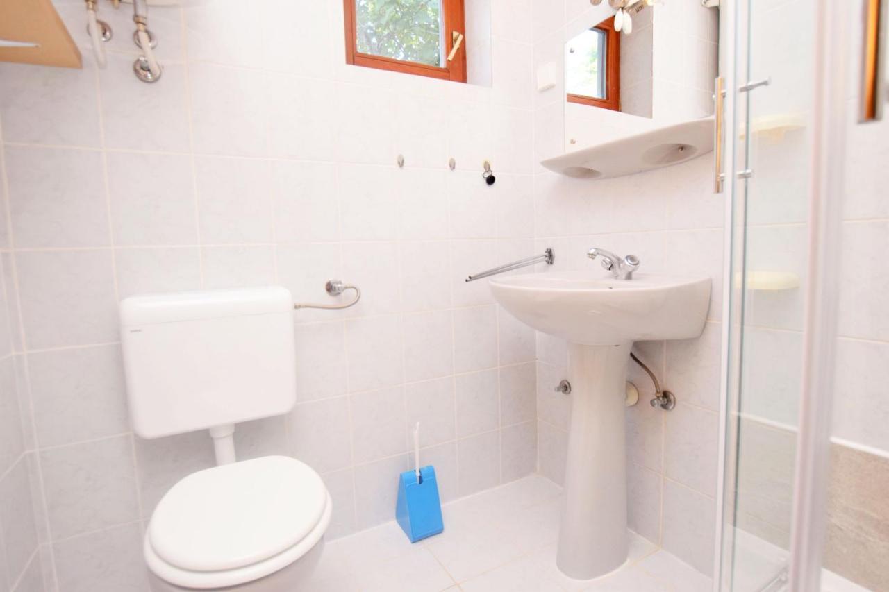 Apartments Keti Нин Екстериор снимка