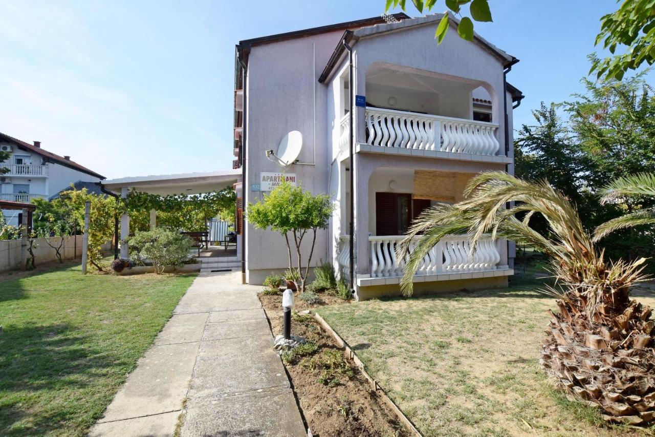 Apartments Keti Нин Екстериор снимка